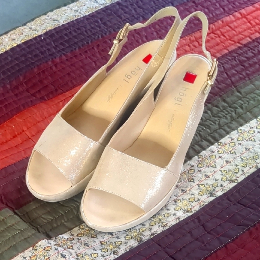 HŌGL* gold glimmery Slingback Wedge Sandals ladies size 7.5 buckle closure